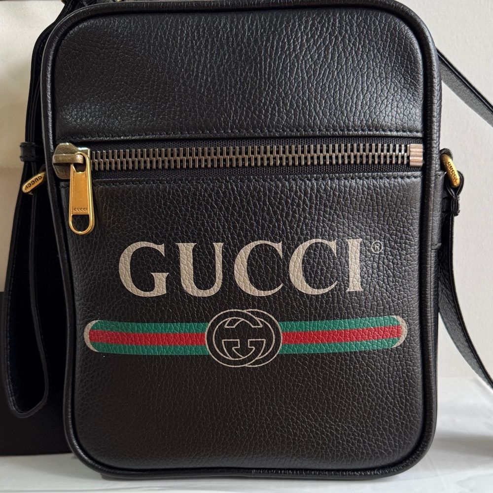 Gucci Black Leather Messenger Bag with Gold Accents - Picture 2 of 15